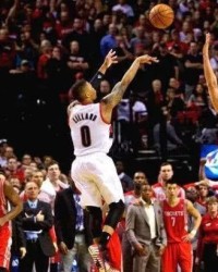 NBA常规赛收官战，库里三分绝杀雷霆，勇士锁定西部第三