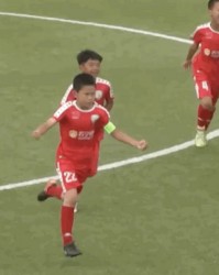  摩纳哥青训瑰宝爆发，19岁小将包办全场两进球  