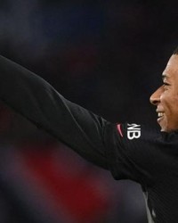  法甲焦点战巴黎圣日耳曼逆转取胜  