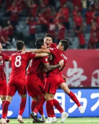 法甲黑马突围搅乱争冠格局  