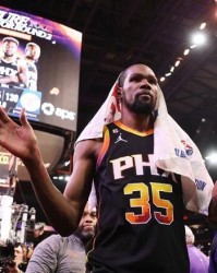 NBA勇士终场争议三分绝杀灰熊终结六连胜登顶西部引热议